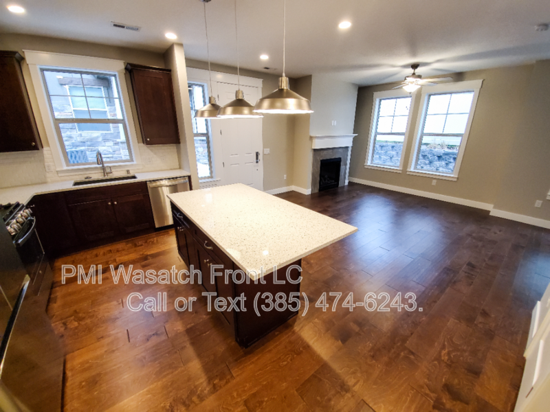 Lovely Sandy Townhome. property image