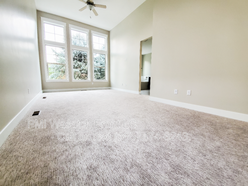 Lovely Sandy Townhome. property image