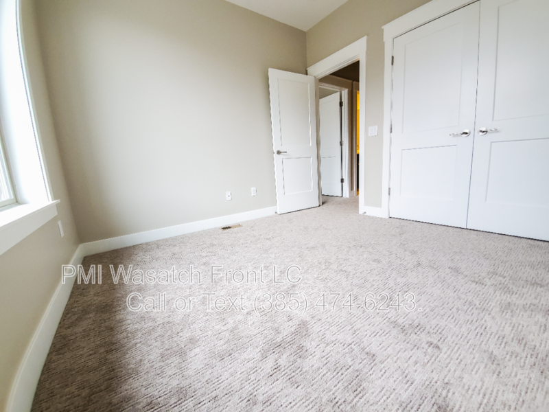 Lovely Sandy Townhome. property image