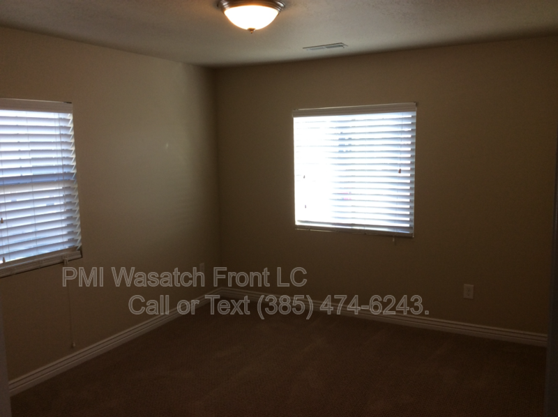Spacious 4-Bedroom Townhouse Oasis in West Valley City! property image