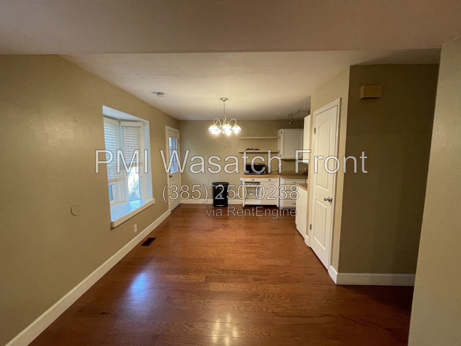 Welcome to your Oasis at 662 E Cobblestone Ln! property image