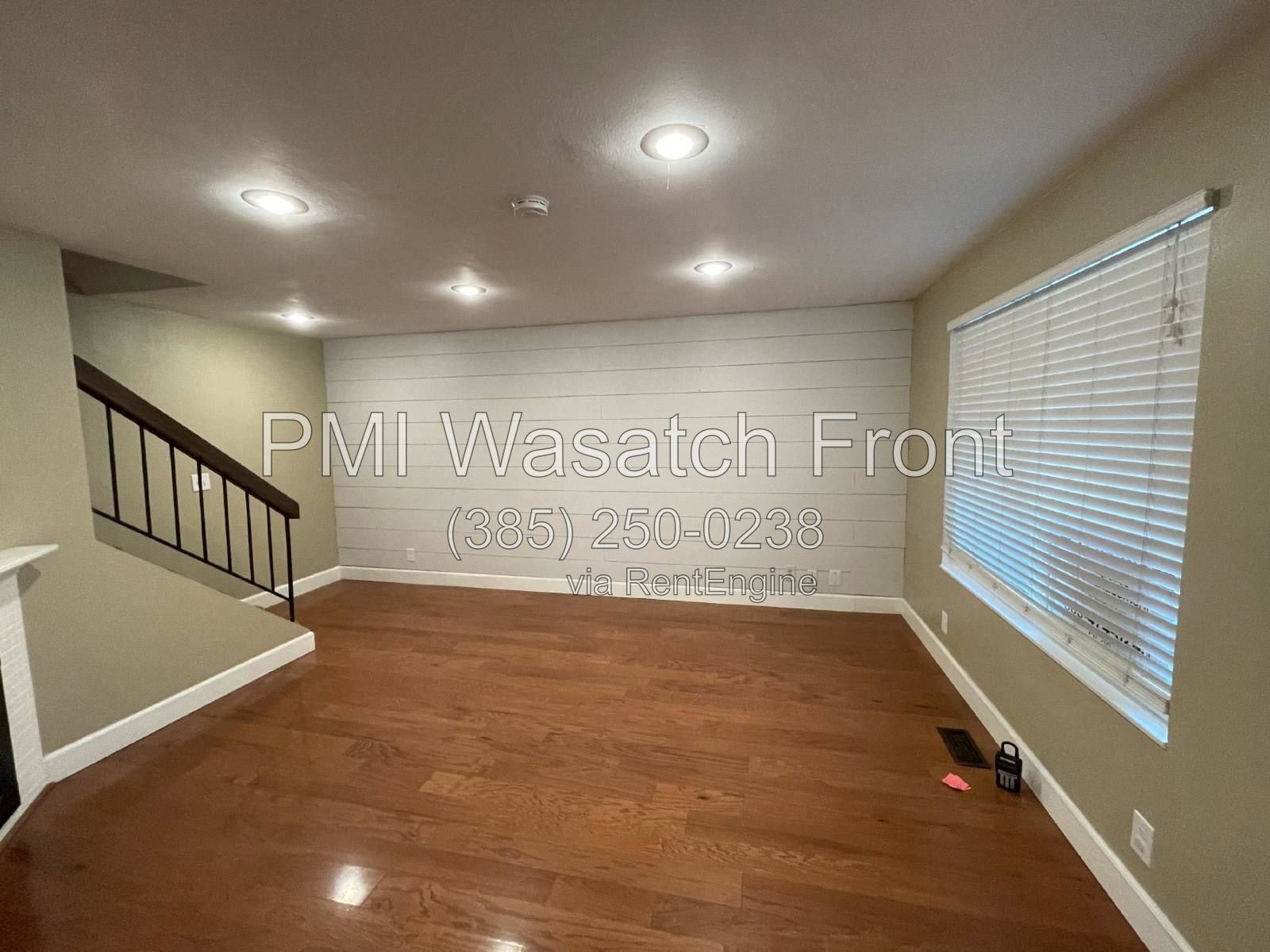 Welcome to your Oasis at 662 E Cobblestone Ln! property image
