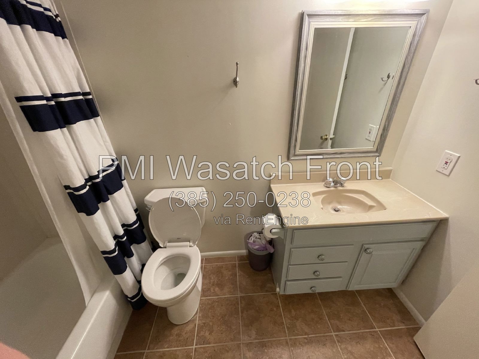 Welcome to your Oasis at 662 E Cobblestone Ln! property image